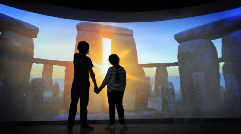 From London: Stonehenge & Roman Baths Full-Day Trip - Tour Guides and Customer Experience