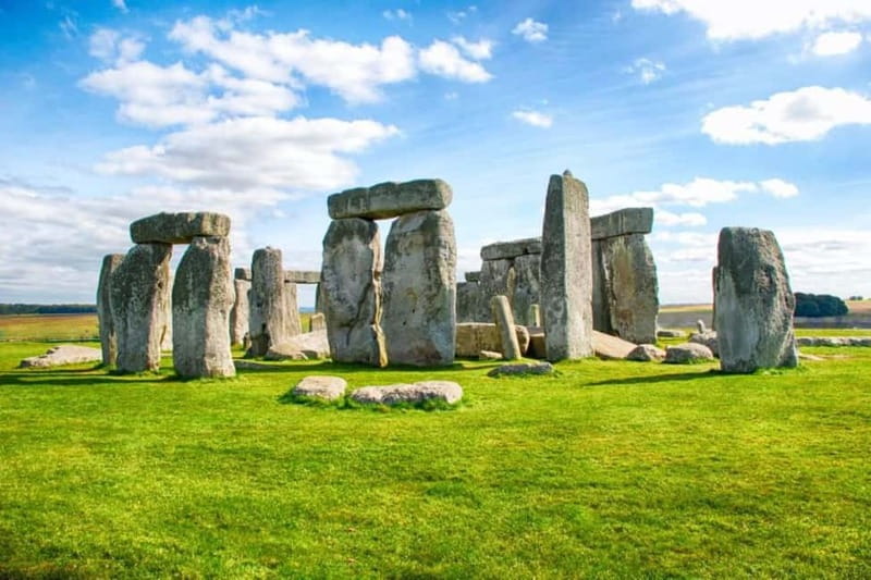 From London: Stonehenge & Windsor Castle Tour with Tickets - From London to the Historic Landmarks in Berkshire