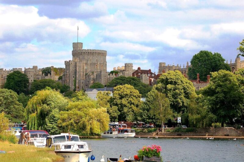 From London: Stonehenge & Windsor Tour - The Experience with Experienced Guides and Drivers