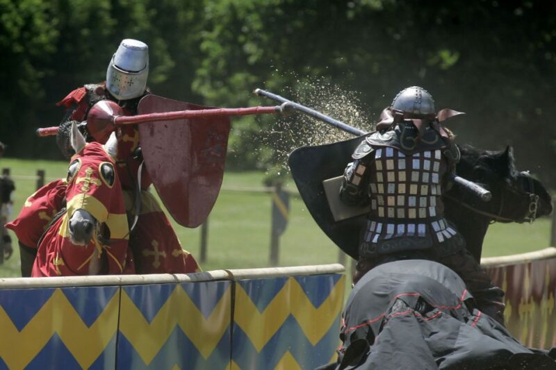From London: Warwick, Oxford, Stratford & Cotswolds Day Tour - Warwick Castle: Over 1,000 Years of Medieval Splendor
