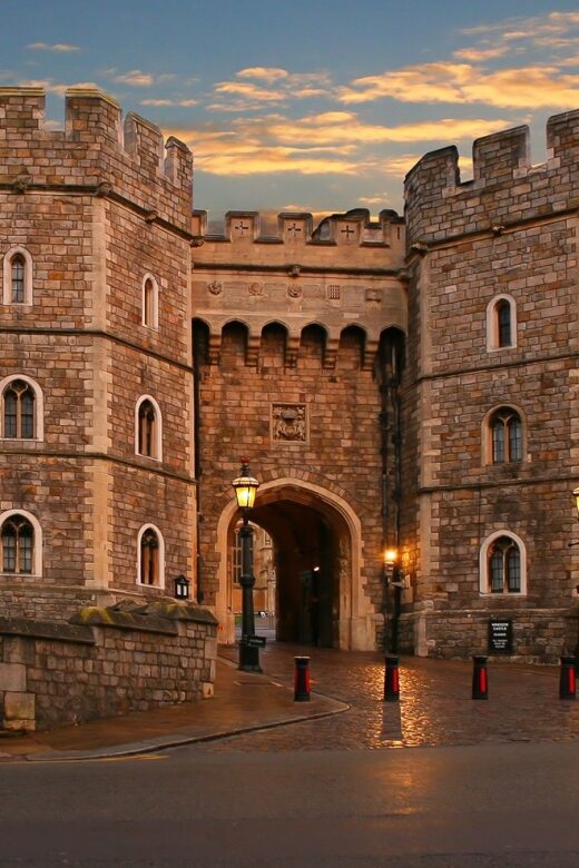 From London: Windsor Castle Royal Afternoon Sightseeing Tour - Inside Windsor Castle: Main Attractions