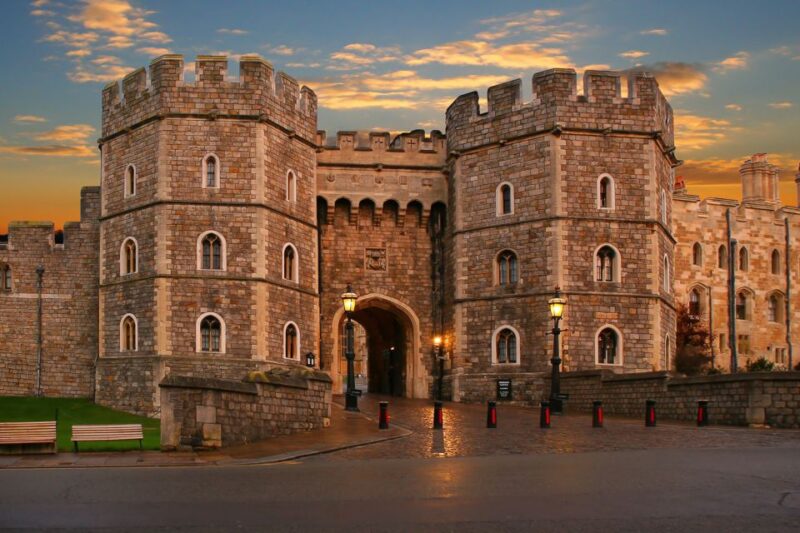 From London: Windsor Castle Royal Afternoon Sightseeing Tour - Audio Guides and Multilingual Availability