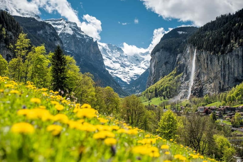From Lucerne: Day Trip to Grindelwald & Lauterbrunnen - The Role of the Tour Guide and Group Experience