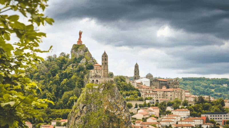 From Lyon: Le Puy-en-Velay Mountains and Fortress Day Trip - Exploring Le Puy-en-Velay in a Day from Lyon