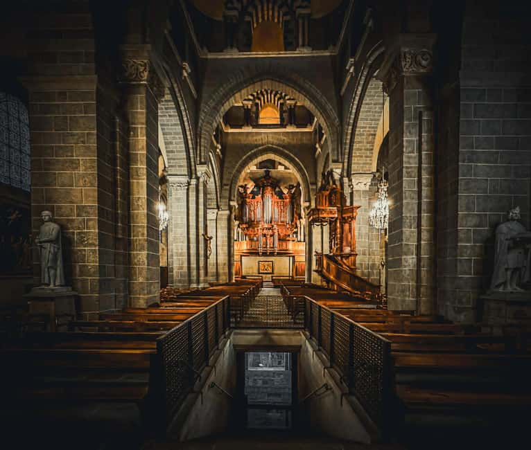 From Lyon: Le Puy-en-Velay Mountains and Fortress Day Trip - Exploring Polignac Fortress and Its Breathtaking Views