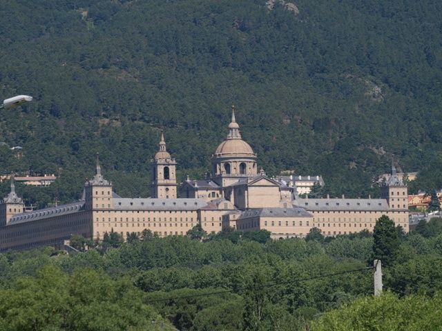 From Madrid: El Escorial, Valley and Segovia Day Trip - Key Points