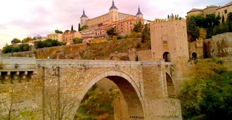 From Madrid: Guided Day Trip to Segovia and Toledo - Key Points