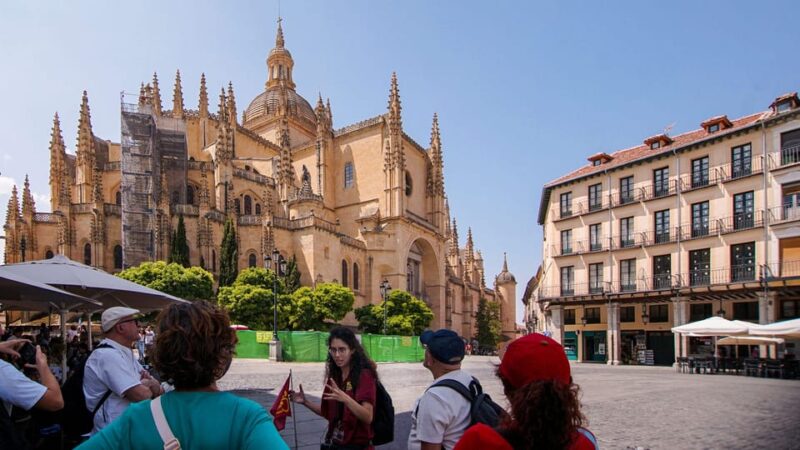 From Madrid: Guided Day Trip to Segovia, optional Alcázar - The Experience of the Guided Tour