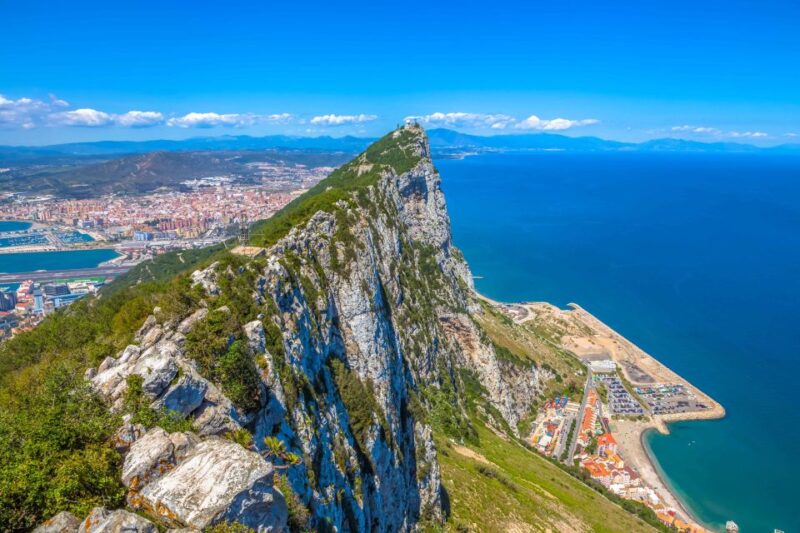 From Malaga and Costa del Sol: Gibraltar Sightseeing Tour - Encountering Gibraltar’s Famous Monkeys