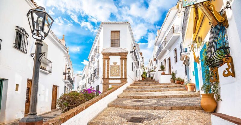 From Málaga /Costa del Sol: Trip to Nerja & Frigiliana - Discovering Frigiliana’s Moorish Heritage and White-Washed Streets