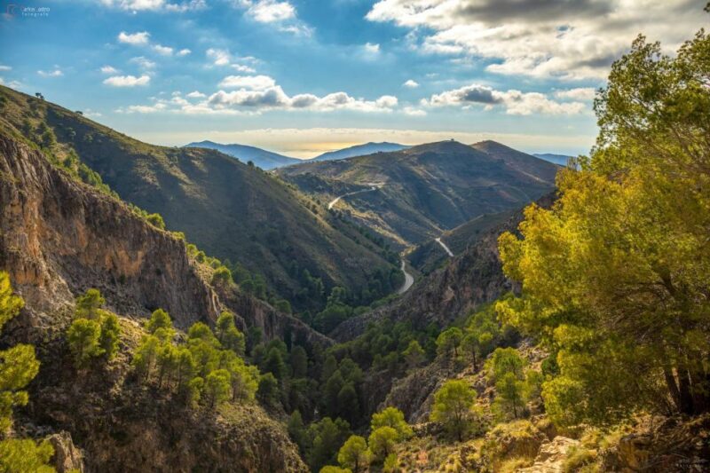 From Málaga: El Saltillo Gorge and White Village Hiking Tour - Discover the Magic of El Saltillo Gorge
