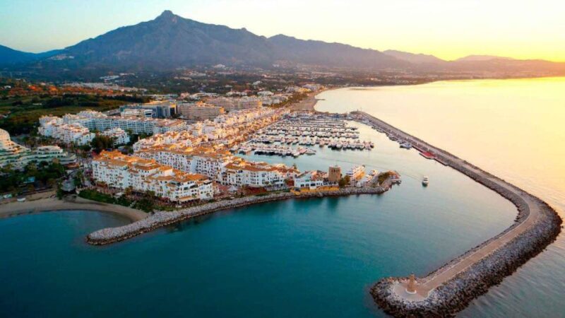 From Málaga: Marbella, Mijas y Puerto Banús Guided Tour - Practical Logistics: Meeting Point and Transportation