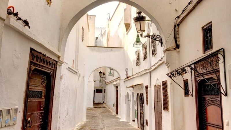 From Málaga: Morocco Day Trip with Tour Guide and Lunch - Visiting Tetouans Markets and Herbalist