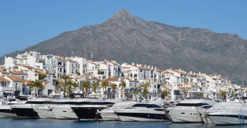 From Malaga or Costa del Sol: Mijas, Marbella & Puerto Banus - Marbella’s Old Town and the Plaza de Los Naranjos