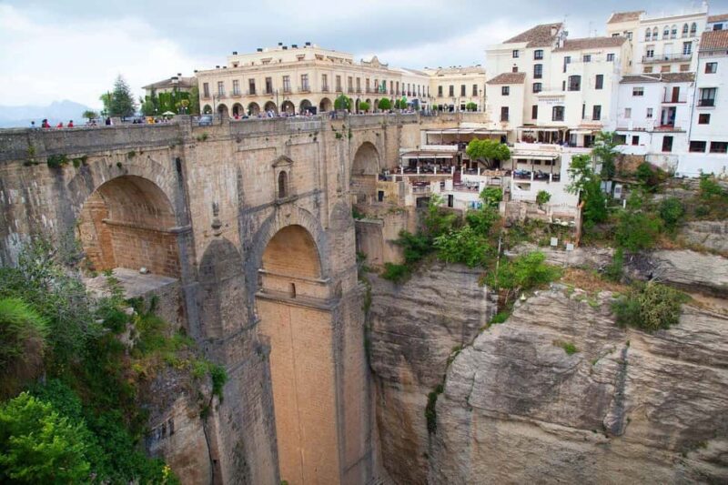 From Malaga: Ronda y Setenil de la Bodegas Day Trip by coach - Ronda and Setenil de las Bodegas Guided Day Trip from Malaga