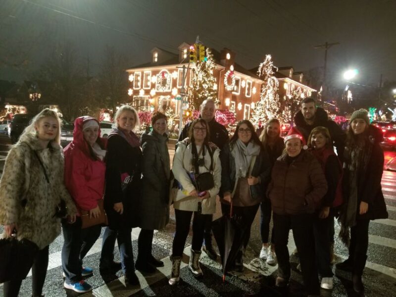 From Manhattan: 4-Hour Brooklyn Christmas Magic Tour - Scenic Walk Under Brooklyn Bridge and Manhattan Skyline Views