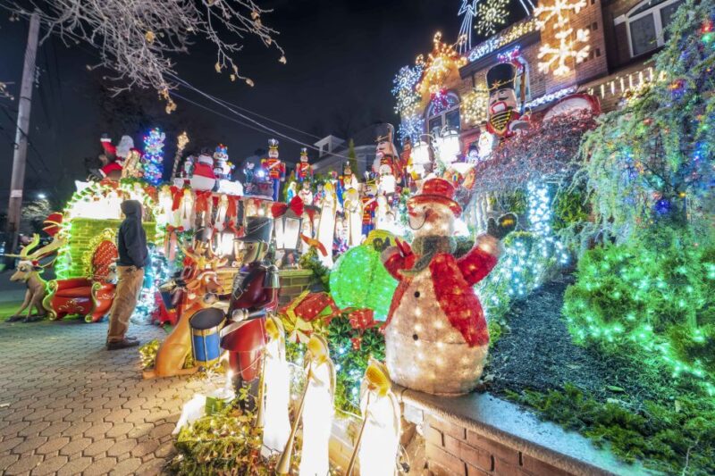 From Manhattan: Dyker Heights Holiday Bus Tour - Logistics: Meeting Point and Transportation