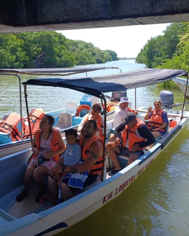From Merida: Tour to Las Coloradas with Lunch & boat - Cancunito Beach: A Quiet Resting Spot