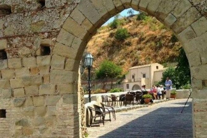 From Messina Cruise Terminal: Private Godfather tour + Lunch - The Traditional Sicilian Lunch with Seaside Views