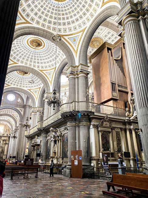 From Mexico City: Day trip to Puebla, Cholula, and Tonantzintla - Exploring the Parián Market’s Handicraft Stalls