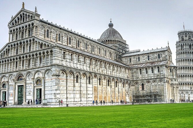 From Milan: Discover Florence & Pisa on an Exciting Full-Day Tour - Traveling from Florence to Pisa: The Iconic Piazza dei Miracoli