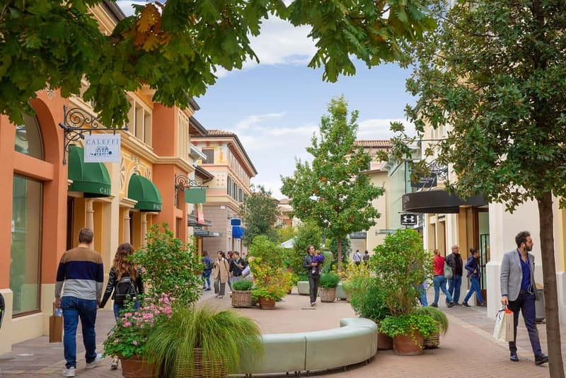 From Milan: Fidenza Shopping Express-The Bicester Collection - An Easy and Stylish Day Trip to Fidenza Village from Milan