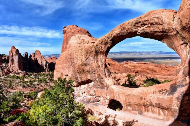 From Moab: Arches National Park 4x4 Drive and Hiking Tour - Moderate Hiking Among the Red Rock Formations