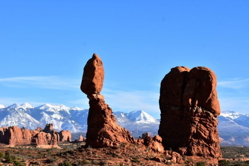 From Moab: Arches National Park 4x4 Drive and Hiking Tour - Discovering Remote Arches and Unique Geological Features