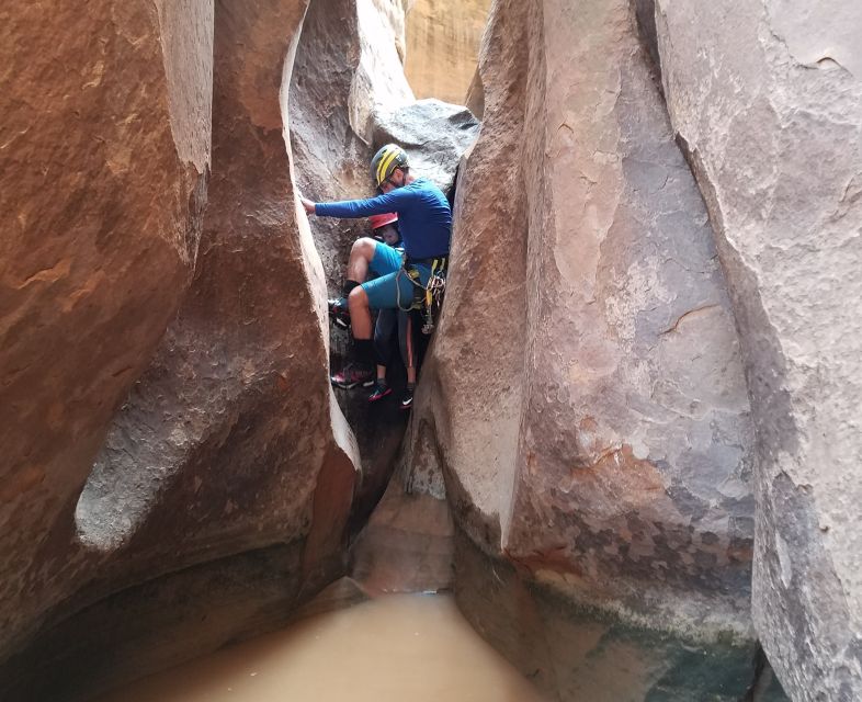 From Moab: Half-Day Canyoneering Adventure in Entrajo Canyon - Rappelling to Exit: The 90-Foot Challenge