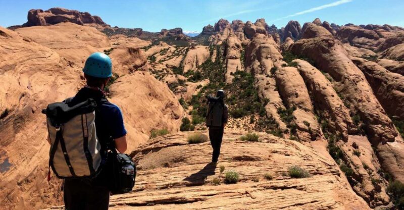 From Moab: Half-Day Zig Zag Canyon Canyoneering Experience - Return Hike and End of the Tour