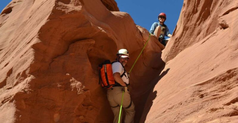 From Moab or Hanksville: North Wash Slot Canyon Experience - Approaching the Trailhead and Initial Hike