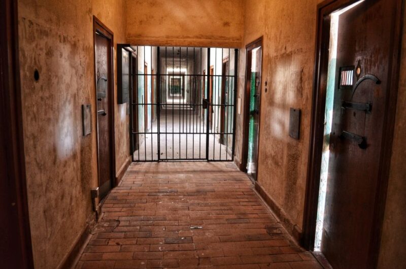 From Munich: Dachau Memorial Site Tour in Spanish - Dachau Memorial Site Tour from Munich in Spanish: An Overview