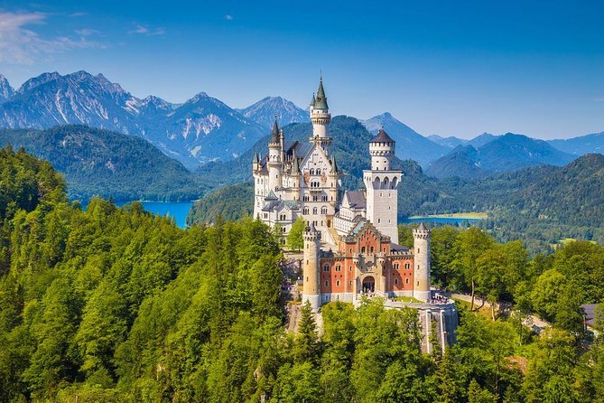 From Munich: Neuschwanstein Castle and Linderhof Private Tour - Discover the Highlights of Bavaria in One Day from Munich