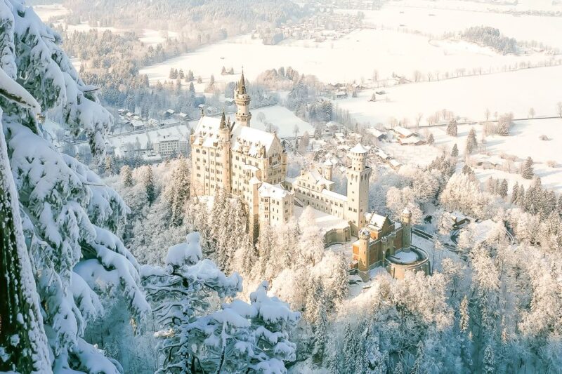From Munich: Neuschwanstein Castle Full-Day Trip - The Guides and Their Storytelling Skills