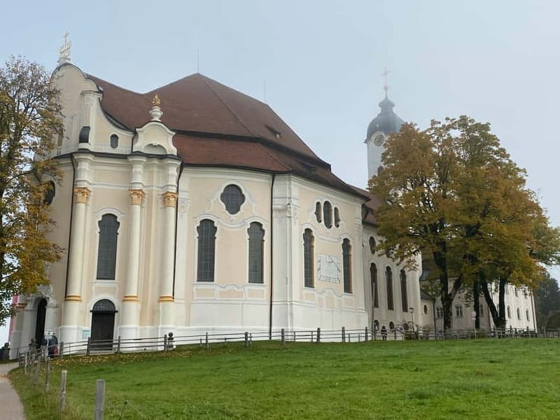 From Munich: Royal Fairytale Tour - Exploring the Royal Linderhof Palace and Gardens
