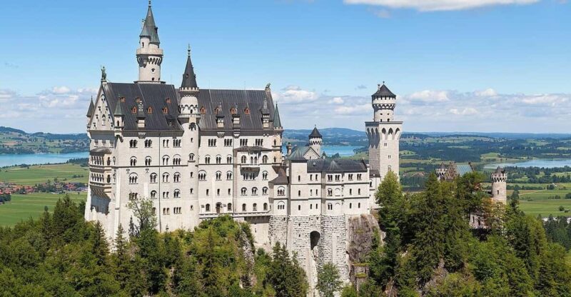From Munich: To Neuschwanstein Castle, Linderhof, Oberammerg - Scenic Drive through Bavarian Landscapes
