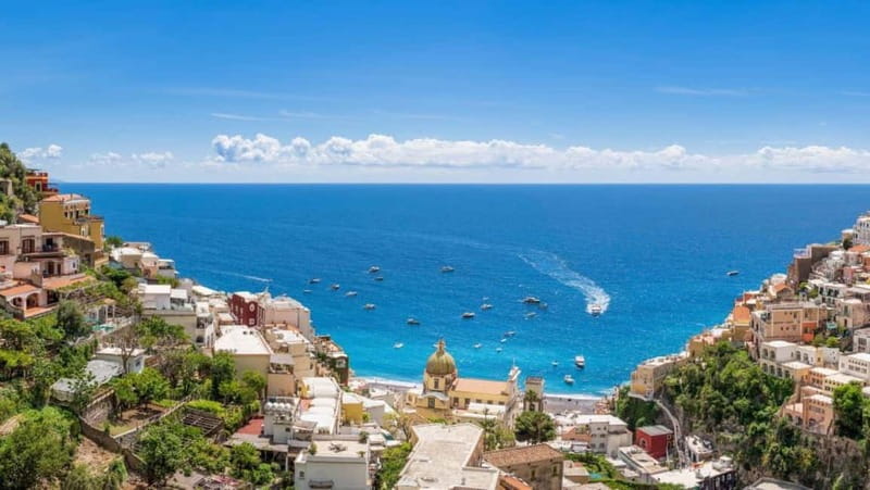 From Naples: Best Amalfi Coast & Positano Cruise Experience - The Role of the Bilingual Tour Guide