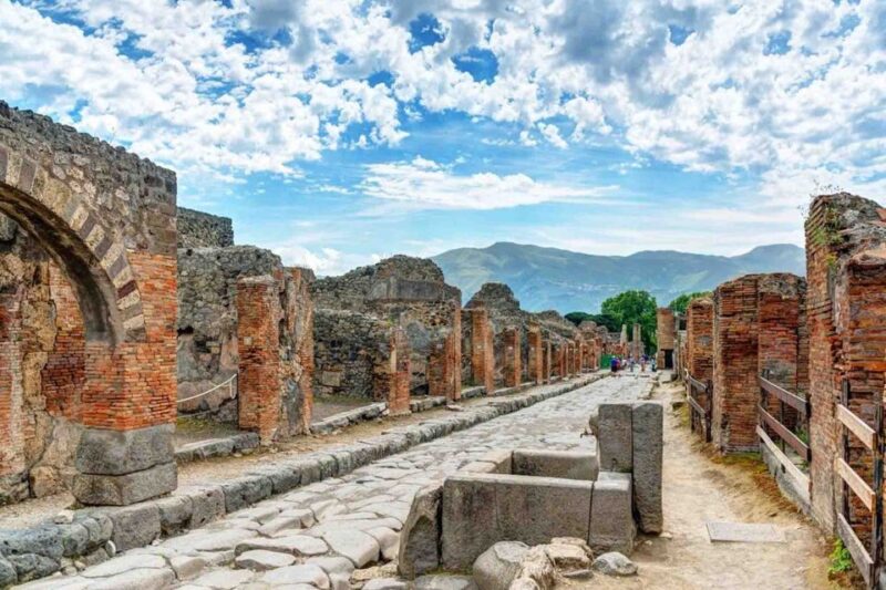 From Naples or Herculaneum: Half-Day Tour in Herculaneum - Exploring the Well-Preserved Ruins of Herculaneum