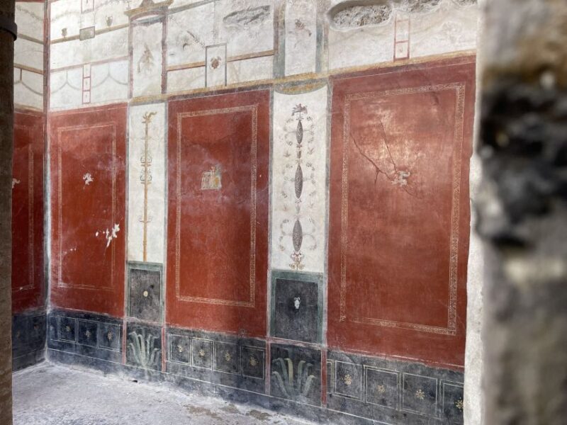 From Naples: Pompeii Guided Tour with Skip-the-Line Tickets - Transportation and Group Size for a Comfortable Experience