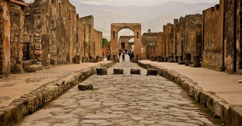 From Naples: Private tour Vesuvius, Herculaneum and Pompeii - Visiting Herculaneum – The First Excavated Site