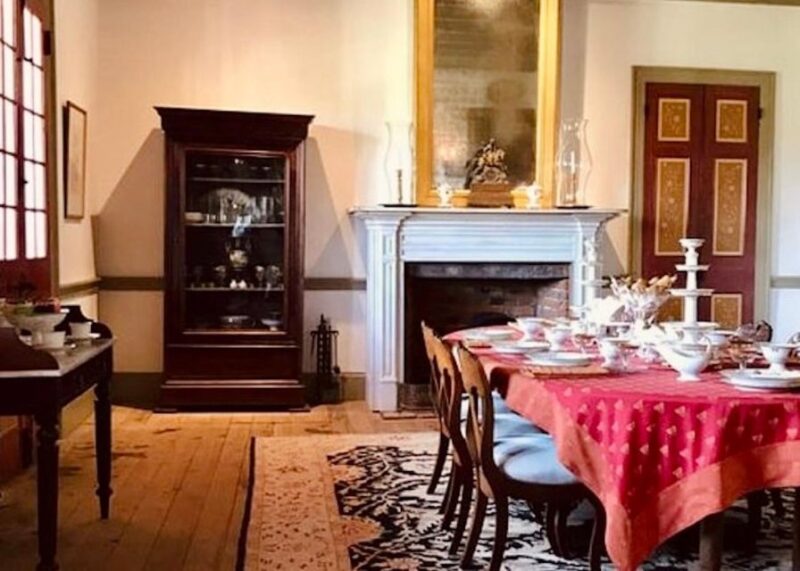 From New Orleans: Oak Alley or Laura Plantation Tour - Key Points