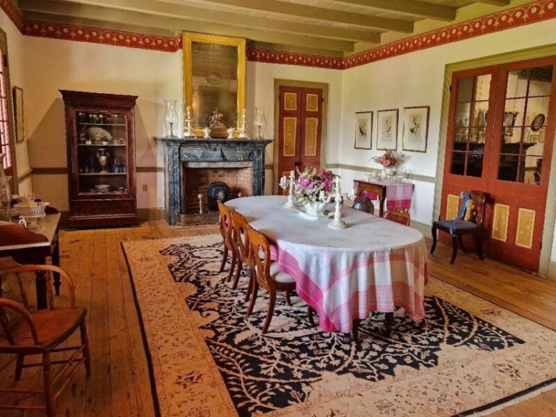 From New Orleans: Oak Alley or Laura Plantation Tour - Scenic Highlights of Oak Alleys Gardens and Oak Trees