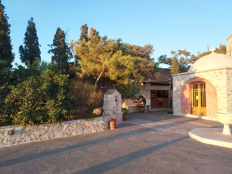 From Oia & Thera: Santorini Villages Guided Tour with Pickup - Visiting Oia’s Iconic Blue Domes and Caldera Views