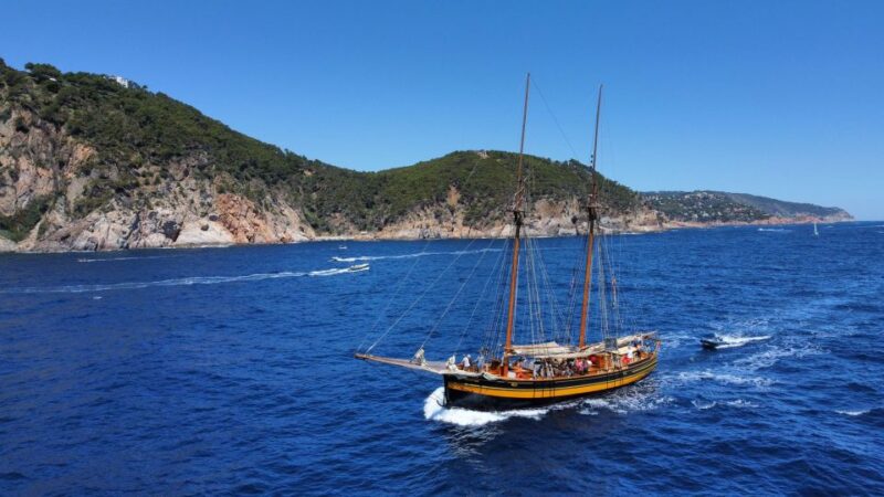 From Palamós: Southern Coast Sailing Tour - Inside the Schooneräran: A Historic Vessel