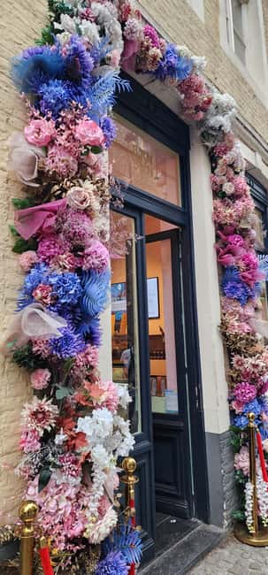 From Paris: Bruges Christmas Market, City Tour, Choco-Story - Guided City Walks and Market Tours