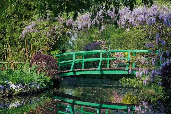 From Paris: discovery of Monet's house and its gardens in Giverny - Key Points
