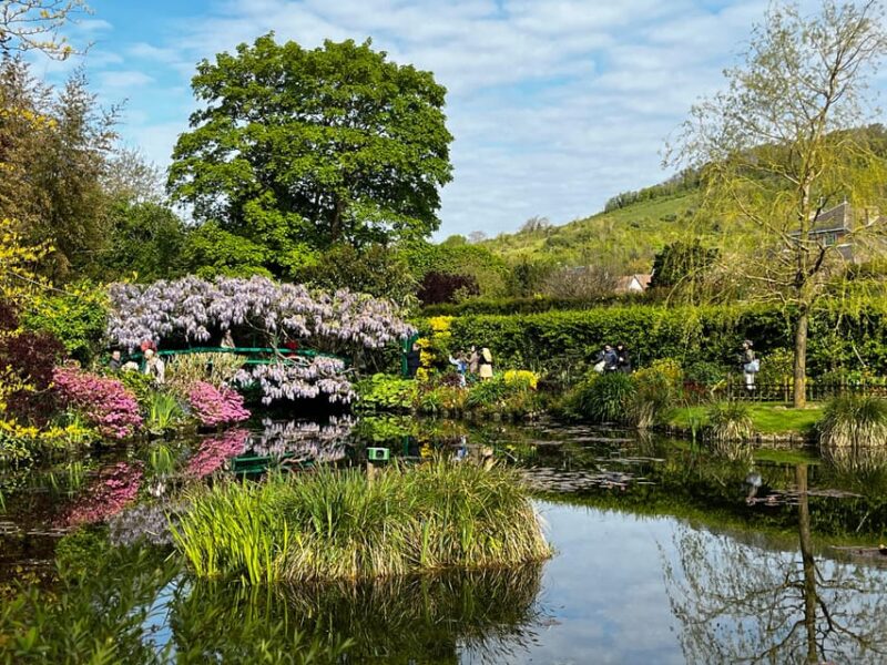 From Paris: Full day in Giverny & Versailles - Private Tour - Discover the Art and Royal Grandeur of Giverny and Versailles in a Full-Day Private Tour