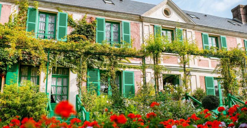 From Paris: Giverny and Versailles Palace Guided Day Trip - Return Journey and Final Stop at Porte Maillot
