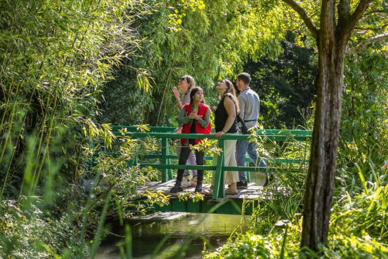 From Paris: Giverny Day Trip with Audio Guide or Live Guide - Visiting Monet’s House: A Colorful Artistic Retreat