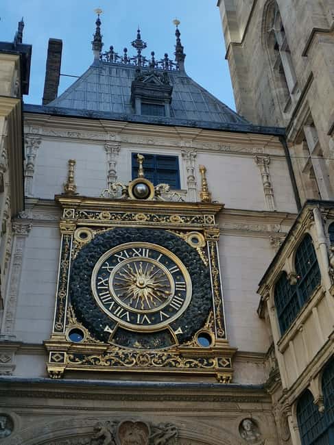 From Paris: Guided Tour of Honfleur, Etretat, and Rouen - Admiring Étretat’s White Cliffs and Artistic Heritage